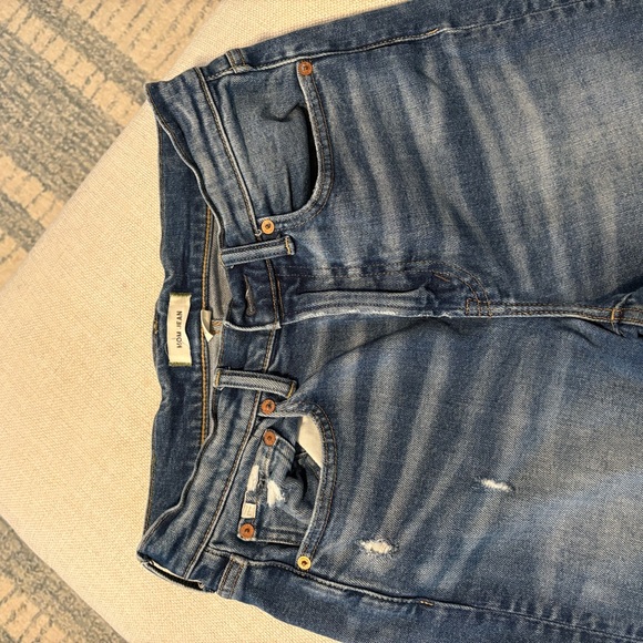AE77 Premium Mom Jeans from American Eagle Size 4 - Picture 3 of 10